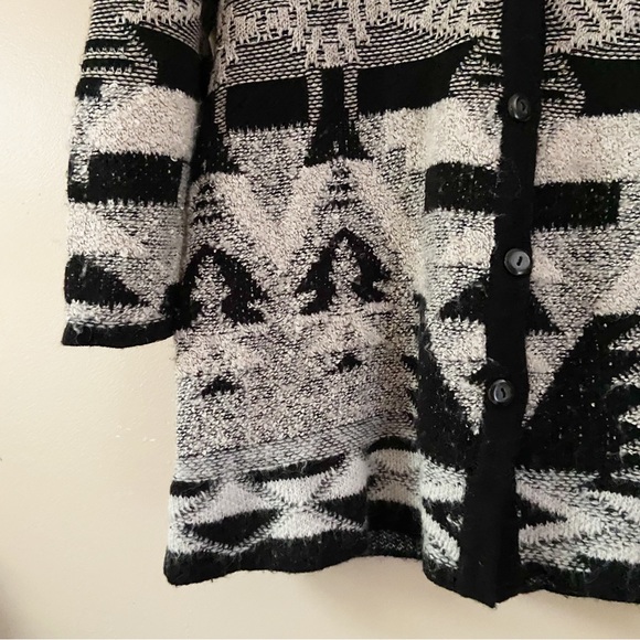 J. Jill • Aztec Tribal Texture Heavy Knit Button Up Black and White Cardigan - Picture 9 of 12
